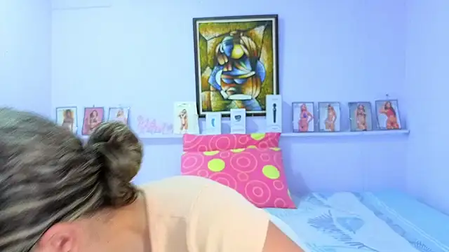 katiaa lovv online show from November 10, 2025, 11:48 am