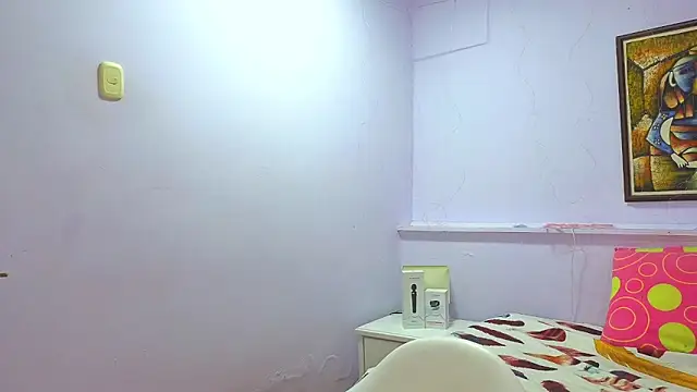 Snapshot of katiaa_lovv chatting on December 17, 2025, 12:10 pm katiaa lovv online show from December 17, 2025, 12:10 pm