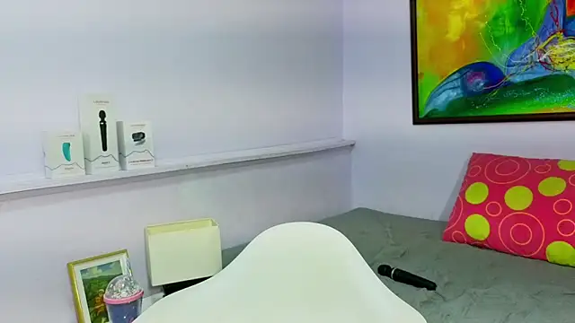 Snapshot of katiaa_lovv chatting on February 13, 2026, 12:27 pm katiaa lovv online show from February 13, 2026, 12:27 pm