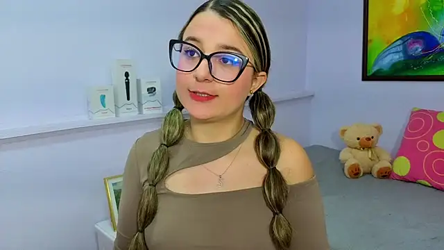 Snapshot of katiaa_lovv chatting on February 14, 2026, 11:54 am katiaa lovv online show from February 14, 2026, 11:54 am