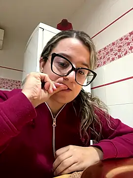 Snapshot of katiaa_lovv chatting on January 15, 2026, 6:22 pm katiaa lovv online show from January 15, 2026, 6:22 pm