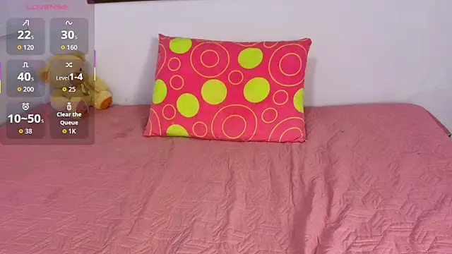 Snapshot of katiaa_lovv chatting on February 7, 2026, 12:18 am katiaa lovv online show from February 7, 2026, 12:18 am