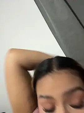 Snapshot of itsdanividarte chatting on April 5, 2026, 12:39 am itsdanividarte online show from April 5, 2026, 12:39 am