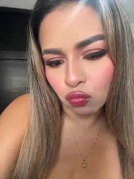 Snapshot of itsdanividarte chatting on April 15, 2026, 10:21 pm itsdanividarte online show from April 15, 2026, 10:21 pm