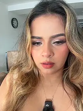 Snapshot of itsdanividarte chatting on February 24, 2026, 10:32 pm itsdanividarte online show from February 24, 2026, 10:32 pm
