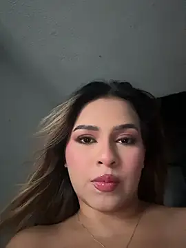 Snapshot of itsdanividarte chatting on April 17, 2026, 10:45 pm itsdanividarte online show from April 17, 2026, 10:45 pm