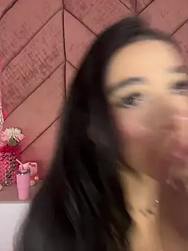 Snapshot of ChloeRosses chatting on February 9, 2026, 4:54 am ChloeRosses online show from February 9, 2026, 4:54 am