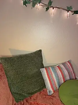 Snapshot of DesertLuxe chatting on January 15, 2026, 7:28 pm DesertLuxe online show from January 15, 2026, 7:28 pm