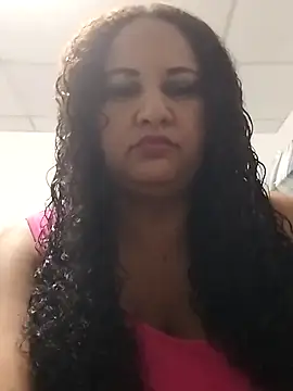 Snapshot of MEYBELLATINA chatting on October 1, 2025, 11:08 pm MEYBELLATINA online show from October 1, 2025, 11:08 pm