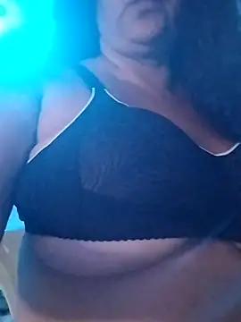 Snapshot of MEYBELLATINA chatting on April 23, 2026, 9:38 pm MEYBELLATINA online show from April 23, 2026, 9:38 pm