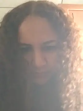 Snapshot of MEYBELLATINA chatting on September 26, 2025, 9:43 pm MEYBELLATINA online show from September 26, 2025, 9:43 pm