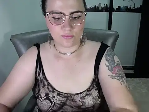 Snapshot of april_ass chatting on March 6, 2026, 8:37 pm april ass online show from March 6, 2026, 8:37 pm