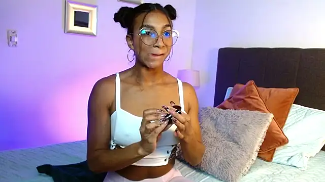 Snapshot of SashaBowei chatting on November 22, 2025, 1:37 am SashaBowei online show from November 22, 2025, 1:37 am