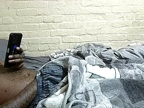 Mshayiwesinqe online show from November 6, 2025, 6:06 am