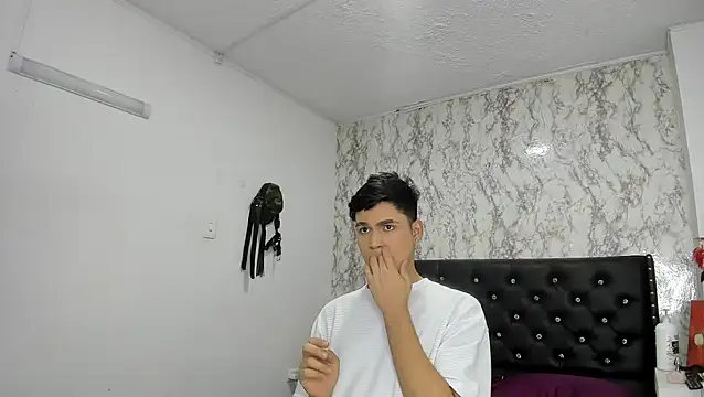 Aaron Foxxx online show from November 7, 2025, 1:26 pm