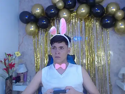 Aaron Foxxx online show from October 12, 2025, 11:55 am