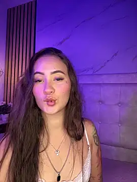 Snapshot of Honey_noir chatting on February 26, 2026, 6:52 pm Honey noir online show from February 26, 2026, 6:52 pm