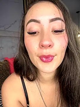 Snapshot of Honey_noir chatting on December 15, 2025, 7:41 pm Honey noir online show from December 15, 2025, 7:41 pm