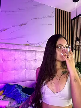 Snapshot of Honey_noir chatting on January 13, 2026, 7:18 pm Honey noir online show from January 13, 2026, 7:18 pm