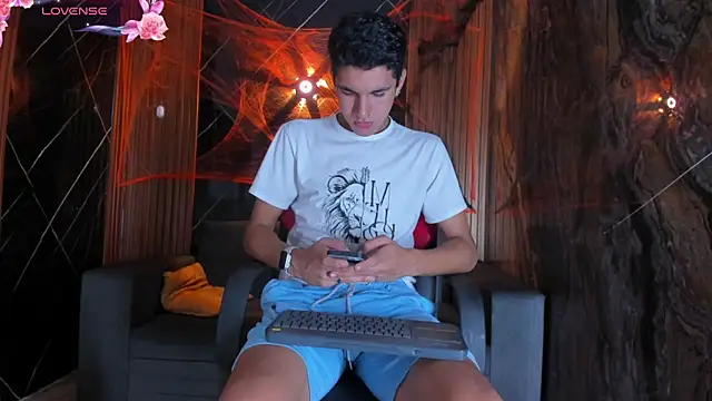 Snapshot of Stiben_boy chatting on October 24, 2025, 3:05 am Stiben boy online show from October 24, 2025, 3:05 am