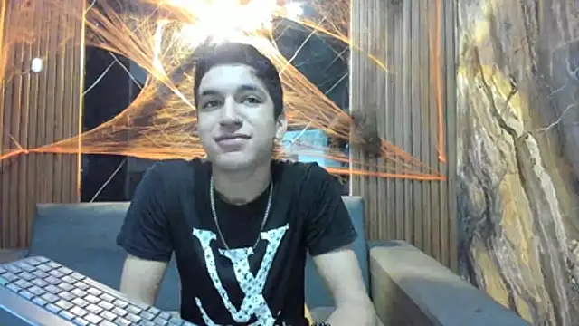 Snapshot of Stiben_boy chatting on October 27, 2025, 3:18 am Stiben boy online show from October 27, 2025, 3:18 am