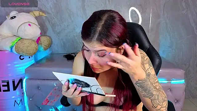 Snapshot of draviana_a_ chatting on February 5, 2026, 3:02 am draviana a online show from February 5, 2026, 3:02 am