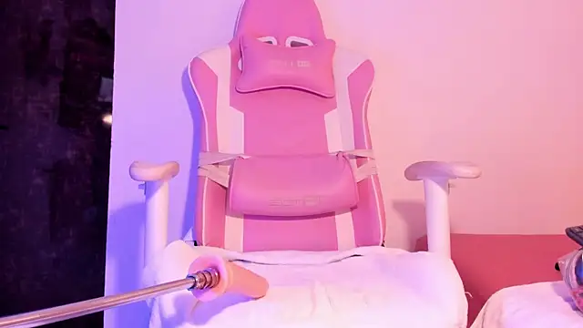 Snapshot of allyson_petite chatting on November 15, 2025, 8:02 pm allyson petite online show from November 15, 2025, 8:02 pm