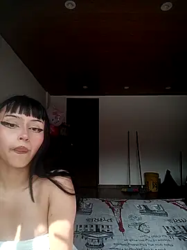 babyhannya online show from November 7, 2025, 2:32 pm