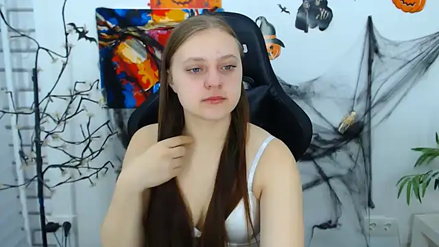 ArinaBelle online show from November 3, 2025, 1:44 am