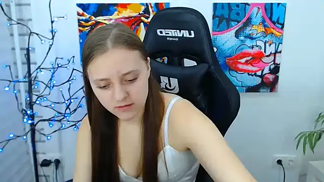 ArinaBelle online show from November 21, 2025, 4:17 pm