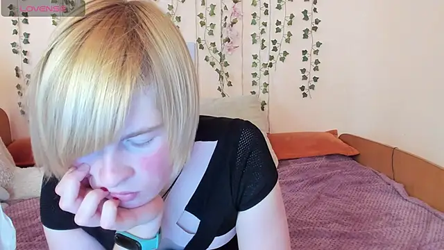 Snapshot of Cattie_w_ chatting on October 24, 2025, 3:05 am Cattie w online show from October 24, 2025, 3:05 am