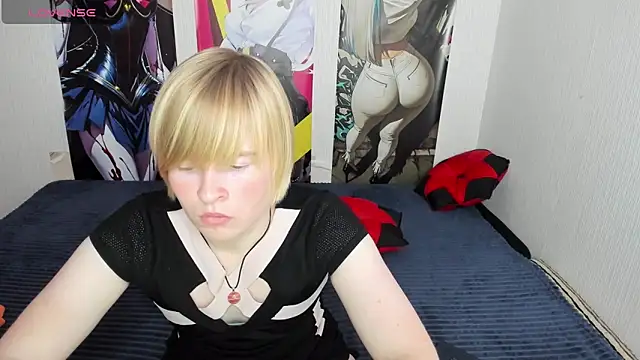 Snapshot of Cattie_w_ chatting on October 18, 2025, 1:18 am Cattie w online show from October 18, 2025, 1:18 am