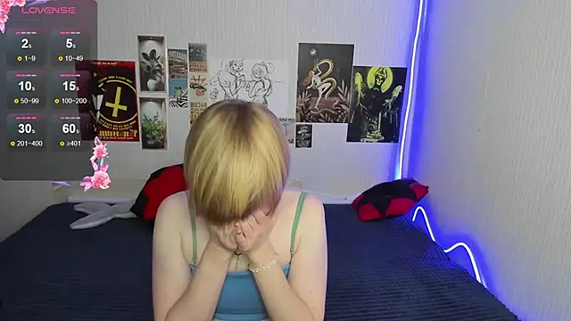 Snapshot of Cattie_w_ chatting on December 18, 2025, 1:11 am Cattie w online show from December 18, 2025, 1:11 am