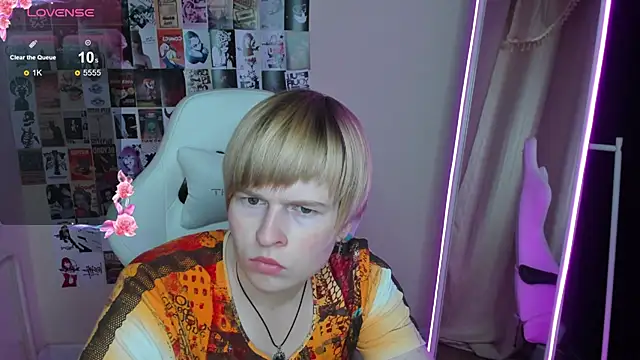 Snapshot of Cattie_w_ chatting on November 19, 2025, 1:38 am Cattie w online show from November 19, 2025, 1:38 am