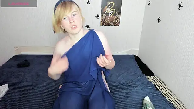 Snapshot of Cattie_w_ chatting on October 31, 2025, 1:35 am Cattie w online show from October 31, 2025, 1:35 am