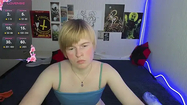 Snapshot of Cattie_w_ chatting on December 23, 2025, 1:16 am Cattie w online show from December 23, 2025, 1:16 am