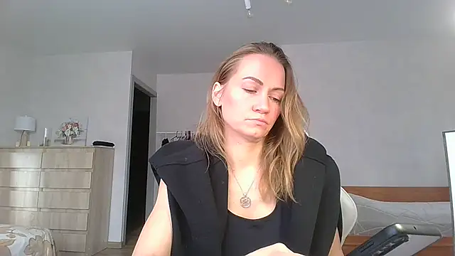 Thavione online show from February 11, 2026, 8:58 am