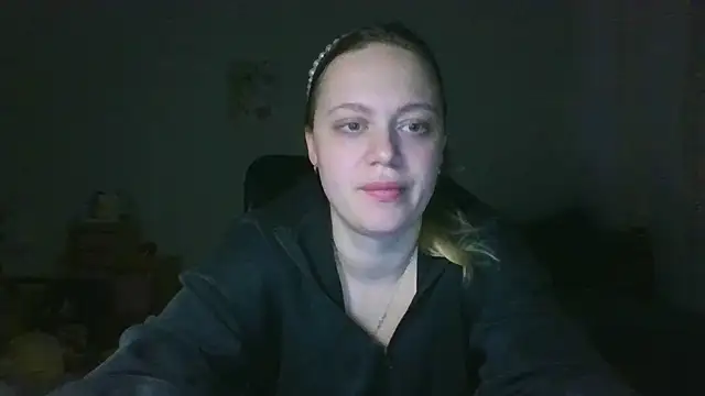 Snapshot of Cynoraye chatting on February 25, 2026, 1:39 am Cynoraye online show from February 25, 2026, 1:39 am