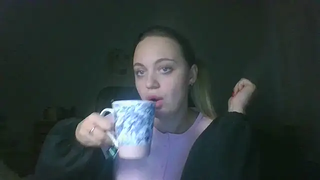 Snapshot of Cynoraye chatting on February 20, 2026, 9:06 pm Cynoraye online show from February 20, 2026, 9:06 pm