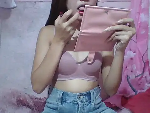 Snapshot of SweetPussie18x chatting on May 28, 2026, 2:08 am SweetPussie18x online show from May 28, 2026, 2:08 am