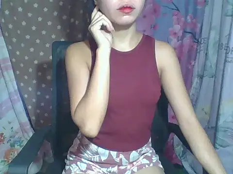 Snapshot of SweetPussie18x chatting on May 13, 2026, 12:50 am SweetPussie18x online show from May 13, 2026, 12:50 am