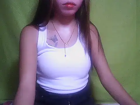 Snapshot of SweetPussie18x chatting on November 28, 2025, 1:11 pm SweetPussie18x online show from November 28, 2025, 1:11 pm