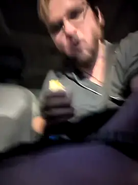 bear8t online show from October 7, 2025, 7:31 am