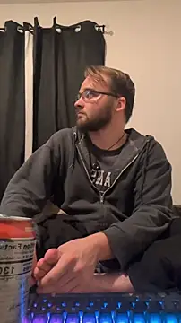 bear8t online show from October 27, 2025, 6:47 am