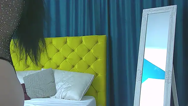 Snapshot of RubyHills chatting on December 5, 2025, 5:06 am RubyHills online show from December 5, 2025, 5:06 am