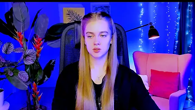 JuneWoods online show from March 4, 2026, 7:27 am