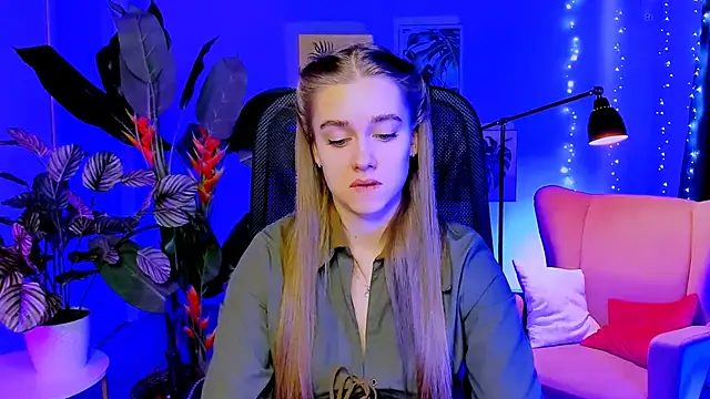 JuneWoods online show from March 3, 2026, 7:04 am