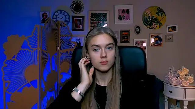 JuneWoods online show from November 10, 2025, 6:51 am