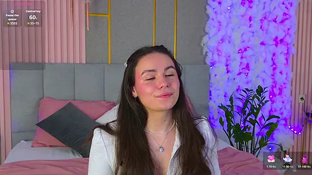 GabiBatista online show from April 4, 2026, 5:14 am