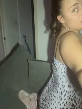 Snapshot of Roxy_30 chatting on December 15, 2025, 6:03 pm Roxy 30 online show from December 15, 2025, 6:03 pm